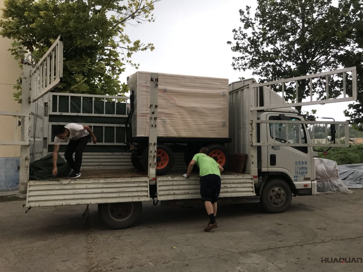 一臺(tái)HQ5GF靜音箱柴油一體機(jī)于7月6日發(fā)往天津市
