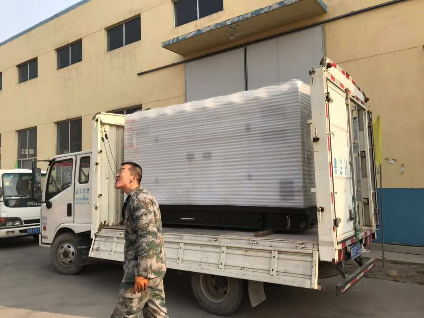 1月19日，王先生從華全動力采購的220kw靜音箱柴油發電機組現已成功發往浙江省